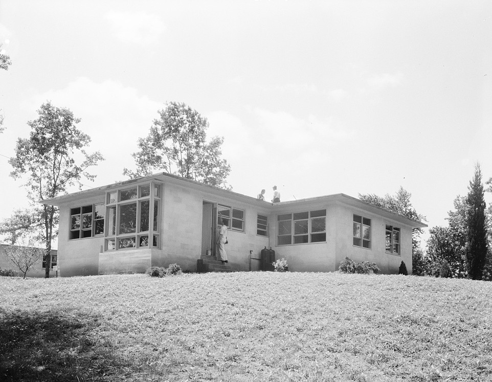 Hightstown, New Jersey. The model house nears completion. Note landscaping june 1936 dorothea lange