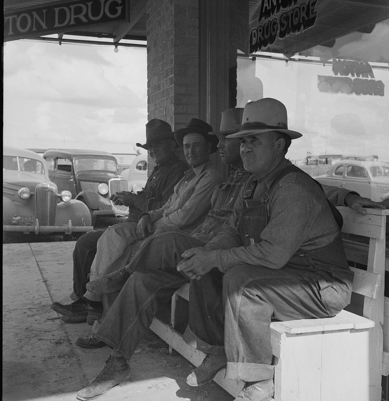 Dust bowl farmers of west Texas in town June 1937