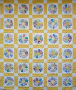 Vintage-Dresden-Plate-Quilt