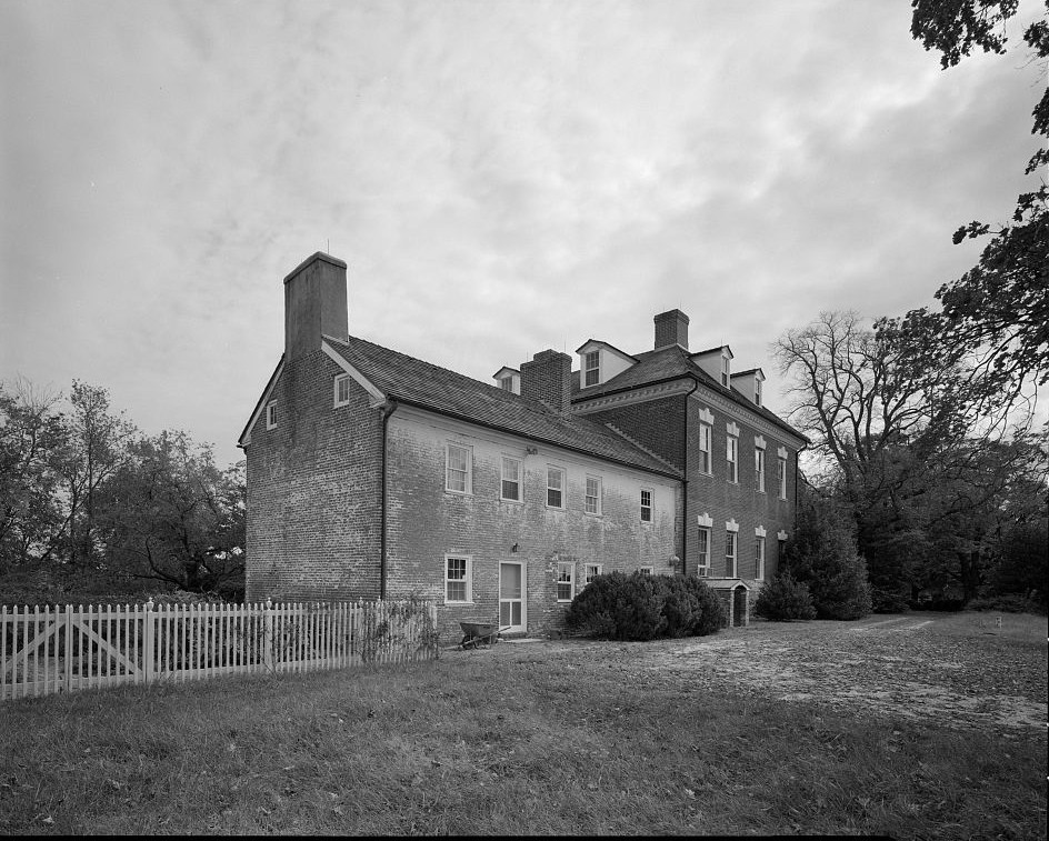 main house and rear ell addition (c. 1830) from northwest. - Pratt Mansion