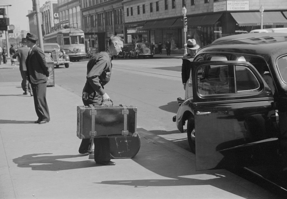 White porter (bellhop), Henry Grady Hotel, Atlanta, Georgia