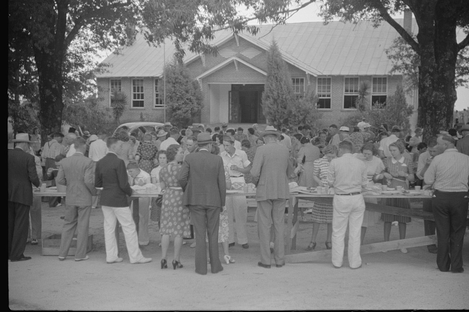 Barbeque picnic on the occasion of the dedication of a FSA (Farm Security Administration) building, Greene County, Georgia121939