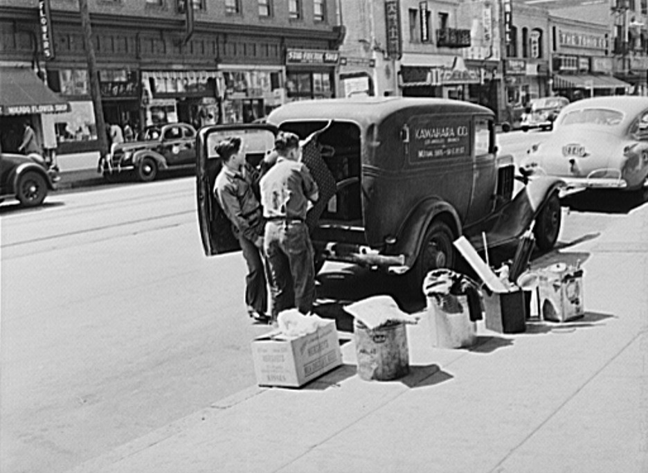 Japanese pack up their belongings as they close their stores in Little Tokyo