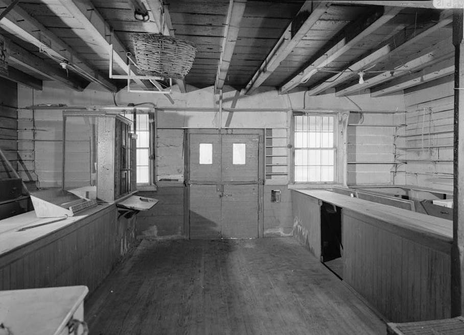 GENERAL INTERIOR VIEW LOOKING NORTHEAST TO THE FRONT OF THE STORE - Coffren House, Store