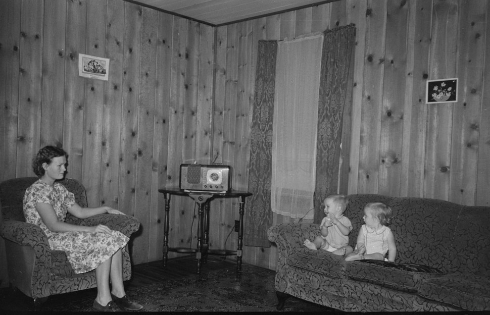 Lake dick Lake Dick Project, Living room in project home, by Photographer Lee Russell September 1938