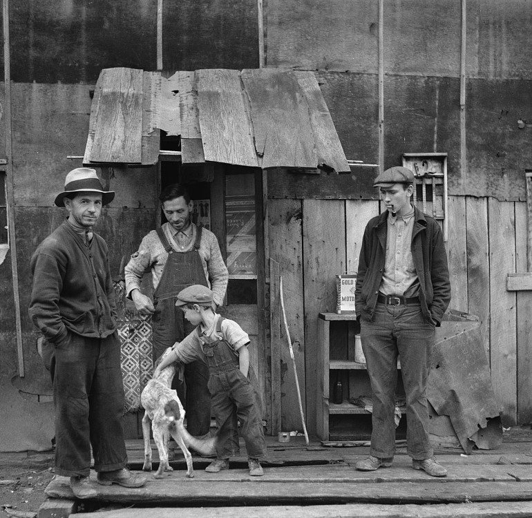 Mountain-people.-Garrett-County-Maryland-1935-e1410817894544.jpg