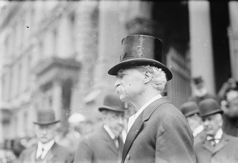 Mark Twain others in background ca. 1900 by Bain News Service