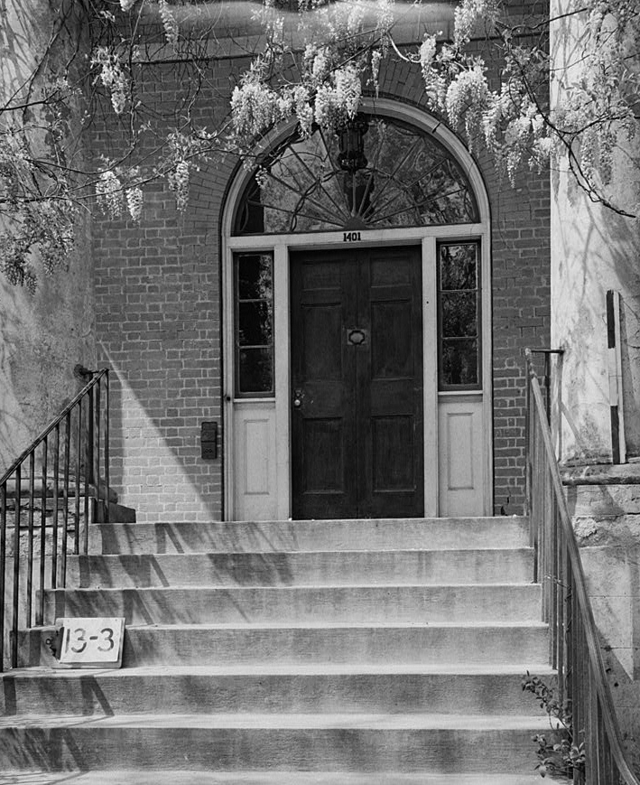 M.B. Paine, Photographer April, 1934 DETAIL ENTRANCE DOOR, SOUTH ELEVATION. - DeBruhl-Marshall House, 1401 Laurel Street, Columbia, Richland County, SC